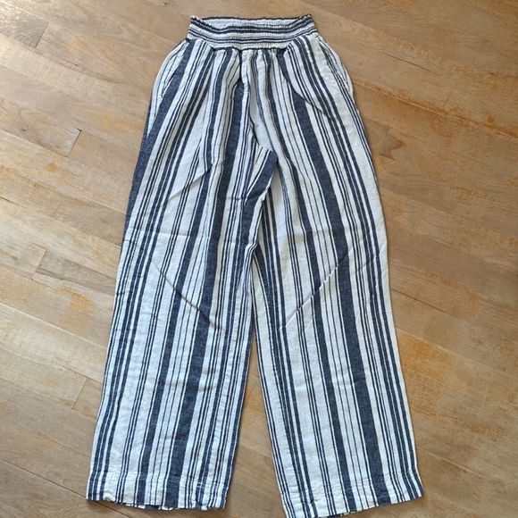 LAND ‘N SEA Wide Leg Striped Linen Blend Ankle Pants - Picture 2 of 11
